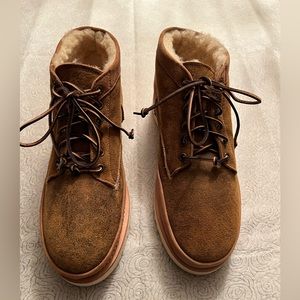 UGG/ Size 11/ Boots
